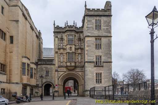 Bristol /  Sculptures at The Great Gatehouse