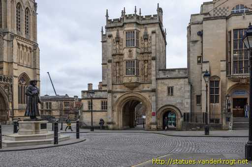 Bristol /  Sculptures at The Great Gatehouse