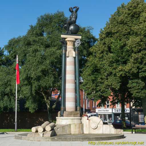 Newport - Casnewydd /  Merchant Navy Memorial - Navigator