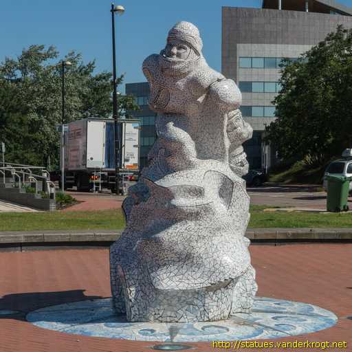 Cardiff - Caerdydd /  Antarctic 100 (Captain Scott Memorial) - Antarctig 100 (Cofeb Capten Scott)