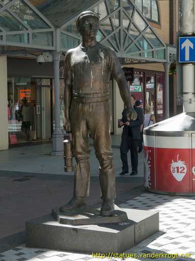 Cardiff - Caerdydd /  Miner - Glowr