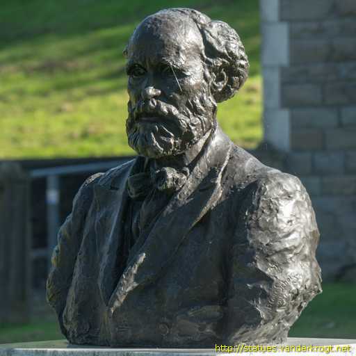 Aberdare - Aberdâr /  Keir Hardie