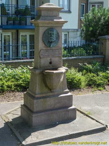 Swansea - Abertawe /  Henry Evans Charles Memorial Fountain