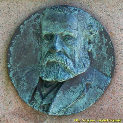Swansea - Abertawe /  Henry Evans Charles Memorial Fountain