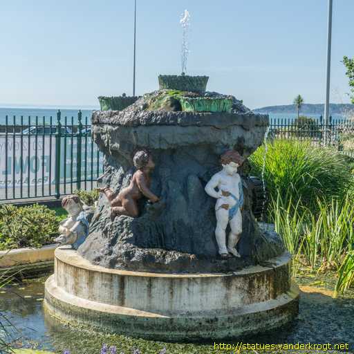 Swansea - Abertawe /  Boys' Brigade fountain