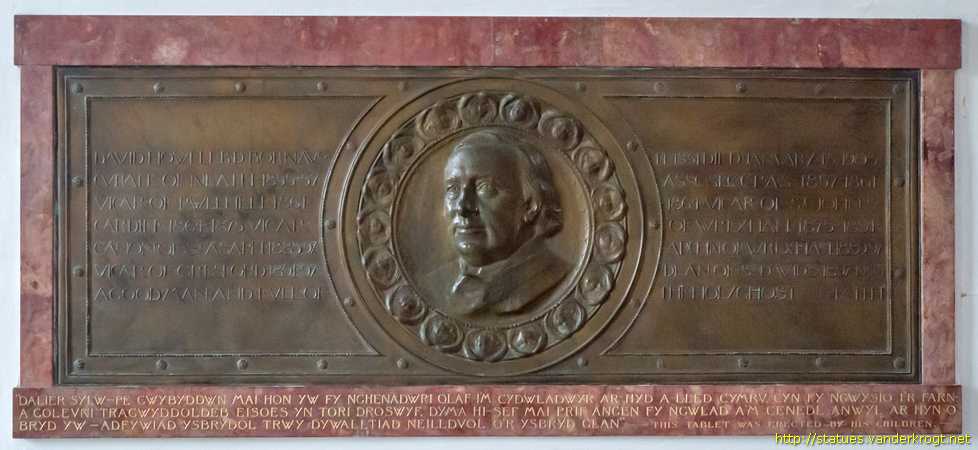 Saint David's - Tyddewi /  David Howell