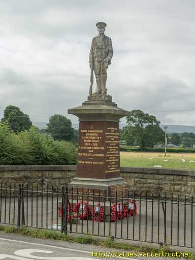 Drefach Llanwenog /  World War I Memorial - Cofeb rhyfel byd cyntaf