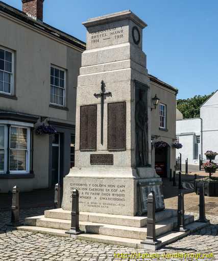 Holyhead - Caergybi /  World War I Memorial - Cofeb rhyfel byd cyntaf
