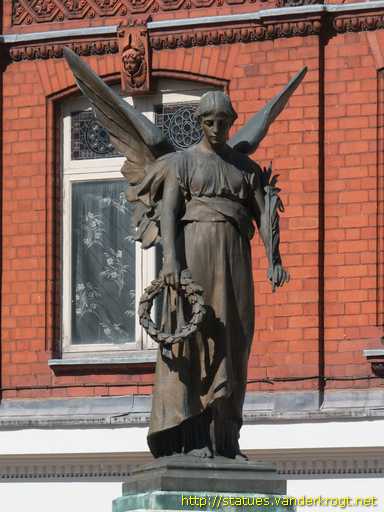 Denbigh - Dinbych /  War Memorial - Cofeb rhyfel