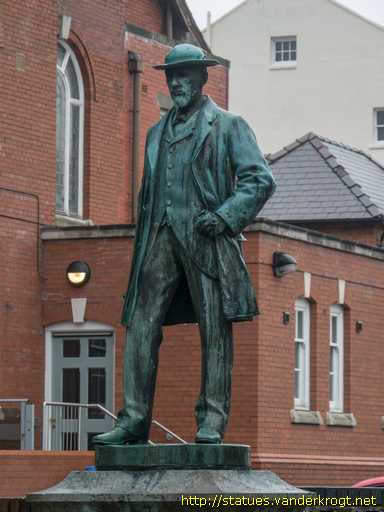 Mold - Yr Wyddgrug /  Daniel Owen