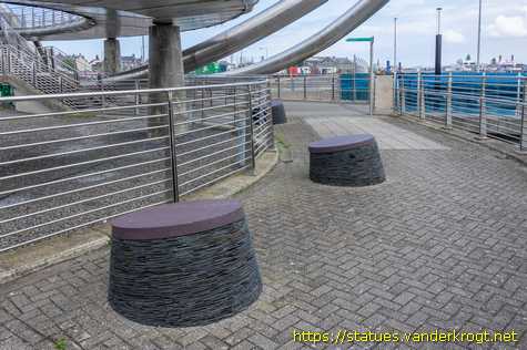 Holyhead - Caergybi /  Holyhead Sculpture - Cerflun Caergybi