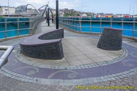 Holyhead - Caergybi /  Holyhead Sculpture - Cerflun Caergybi