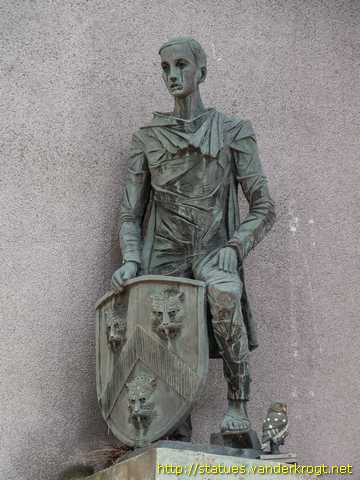 Stratford-upon-Avon /  Everyman Statue