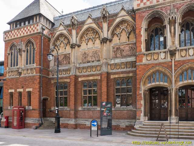 Stratford-upon-Avon /  Comedy, History and Tragedy