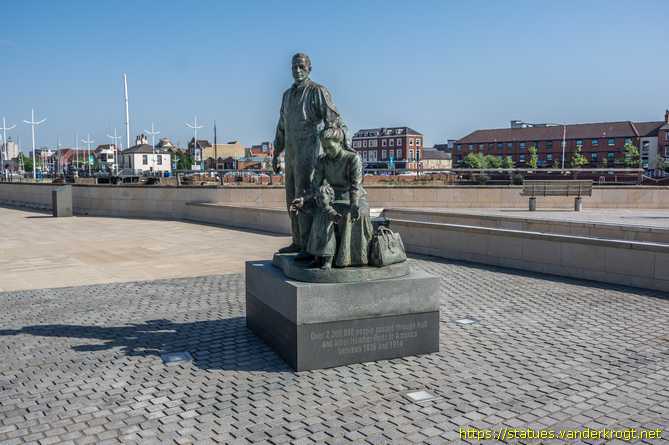 Hull /  Emigrants en route to America