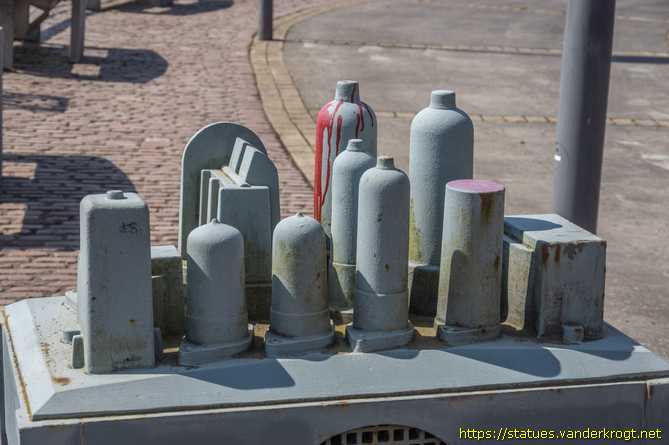 Hull /  Table with chemical factory