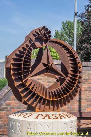 Hull /  Memorial to Spanish Civil War fighters