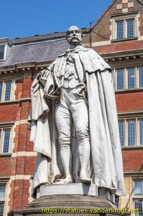 Hull /  Charles Henry Wilson
