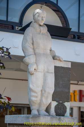 Hull /  Amy Johnson