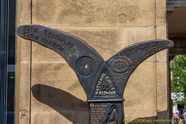 Hull /  The Fossil Tree - Hull