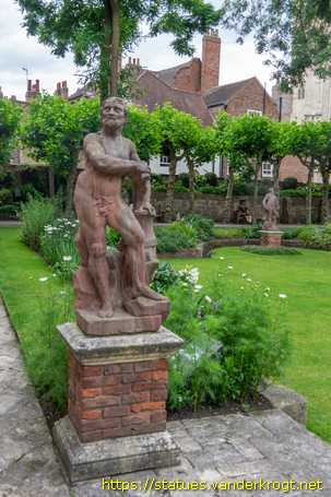 York /  Classical statues