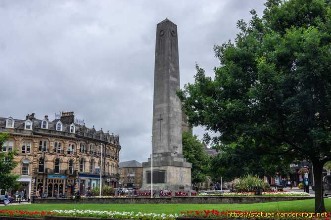 Harrogate /  War Memorial 1914-1918