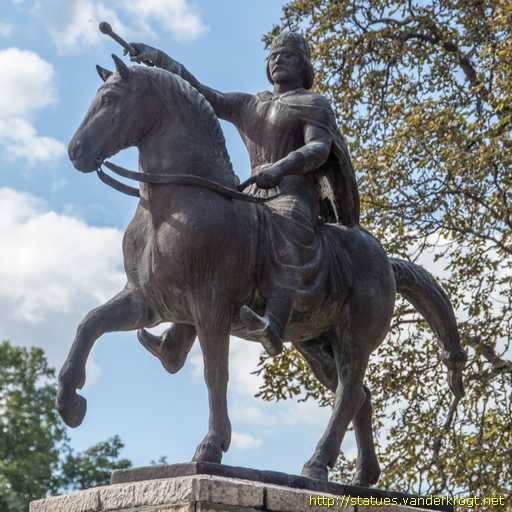 Győr /  Szent István király lovas szobra