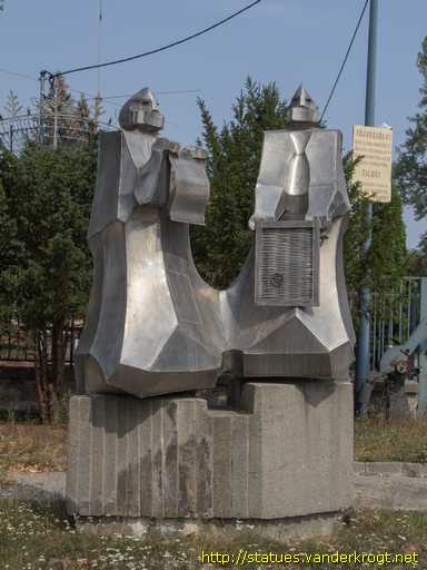 Lábatlan /  Papíröntők