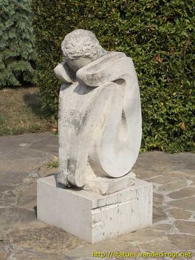 Lábatlan /  Guggoló lány