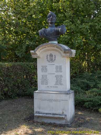 Leányfalu /  I. és II. világháborús emlékmű