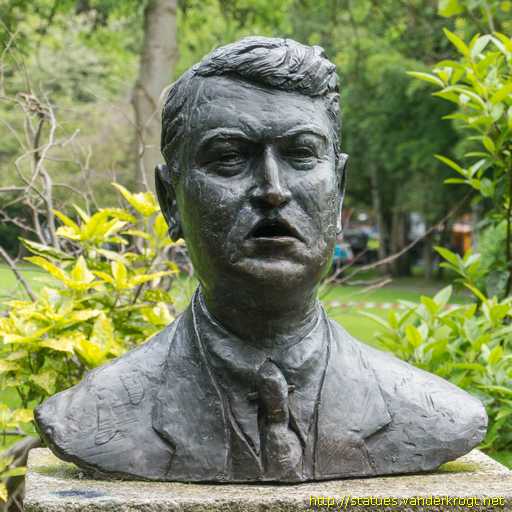 Dublin - Baile Átha Cliath /  Michael Collins - <i>Mícheál Ó Coileáin</i>