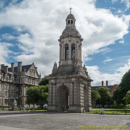 Dublin - Baile Átha Cliath / Sculptures at the Campanile of Trinity College