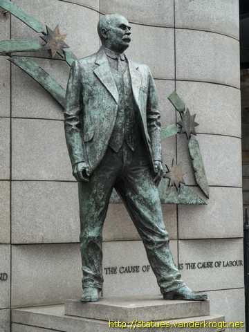 Dublin - Baile Átha Cliath /  James Connolly - <i>Séamas Ó Conghaile</i>