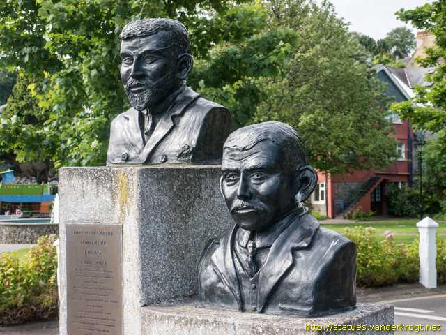 Kinsale - Cionn tSáile /  Timothy & Mortimer McCarthy