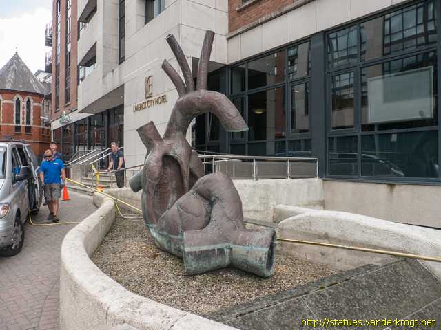 Limerick - Luimneach /  'Broken Heart' Memorial