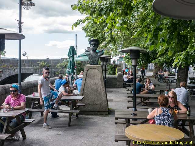 Limerick - Luimneach /  Anti-War Memorial