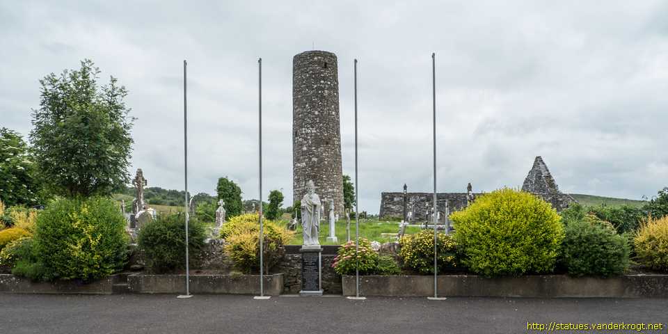 Aghagower - Achadh Ghobhair /  Saints' statues around St. Patrick's Church