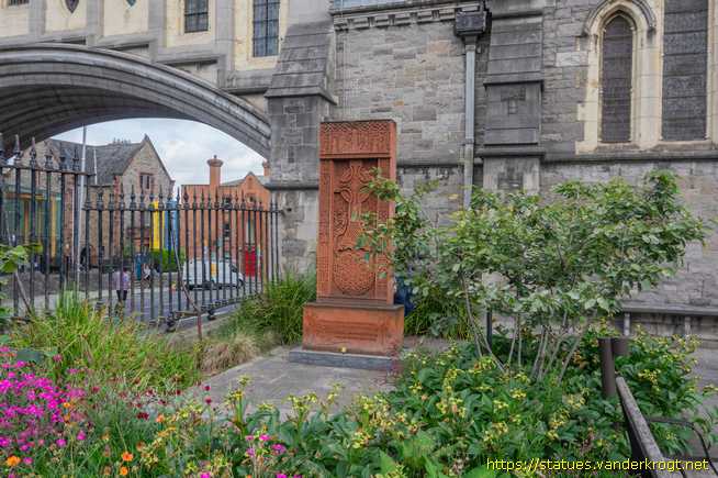Dublin - Baile Átha Cliath /  Khachkar - Խաչքարը