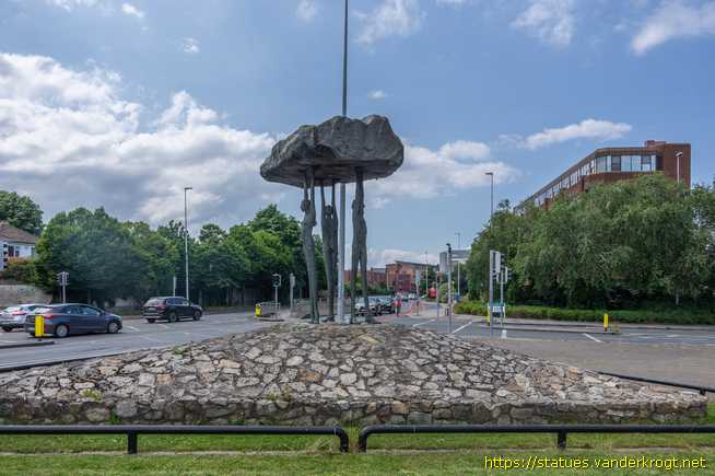 Blackrock - An Charraig Dhubh /  The Blackrock Dolmen