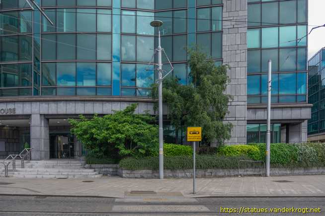 Dublin - Baile Átha Cliath /  Street Life