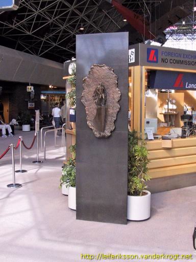 Keflavik /  Leifur Eiríksson