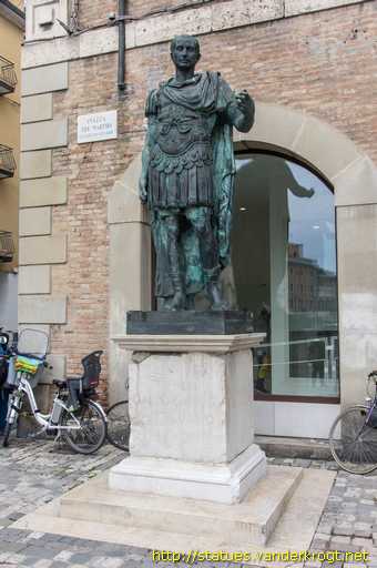 Rimini /  Giulio Cesare
