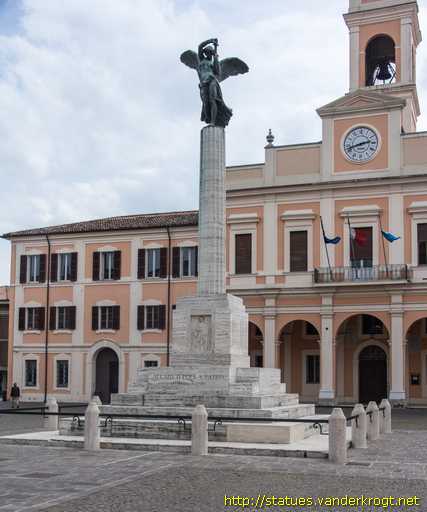 Savignano sul Rubicone /  Monumento ai caduti