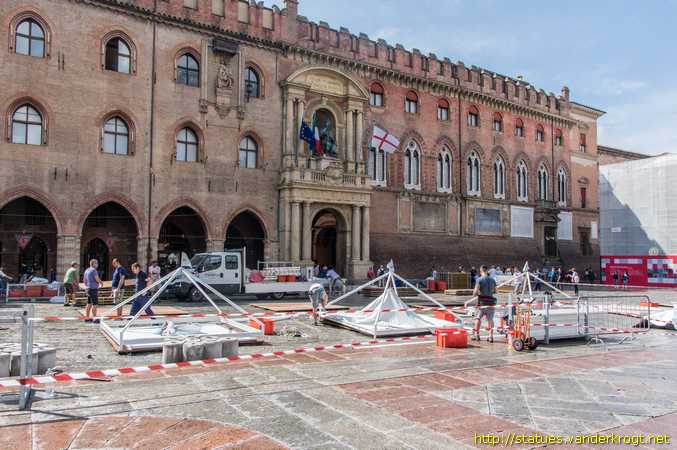Bologna /  Madonna di Piazza con Bambino