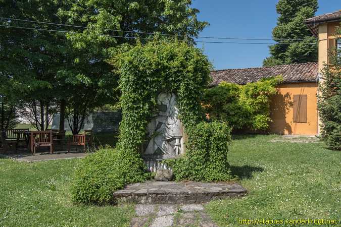 Roncole Verdi /  Giuseppe Verdi (bassorilievi)