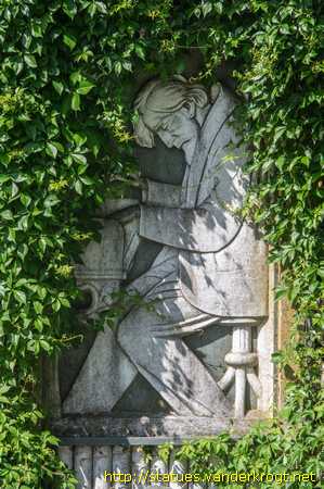 Roncole Verdi /  Giuseppe Verdi (bassorilievi)