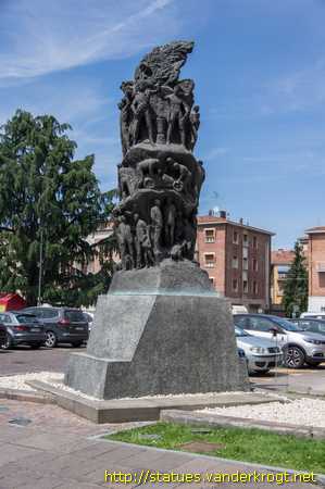 Maranello /  Monumento a Enzo Ferrari