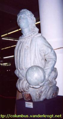 La Spezia /  Due statue di Cristoforo Colombo