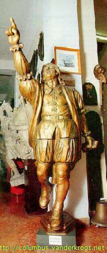 La Spezia /  Due statue di Cristoforo Colombo