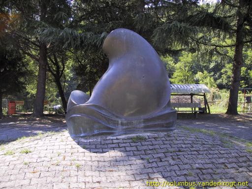 Moconesi /  Scultura commemorativa di Colombo